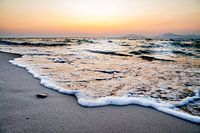 Foaming waves
