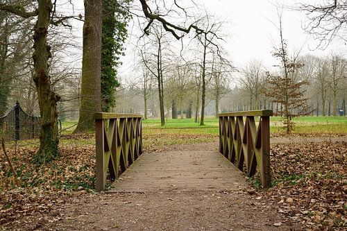 Brug naar de parkeerplaats