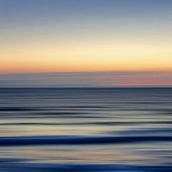 Abstrakter Atlantischer Ozean bei Sonnenuntergang
