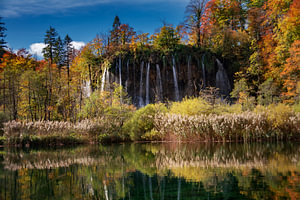 Plitvicer Seen und Wasserfälle im Herbst