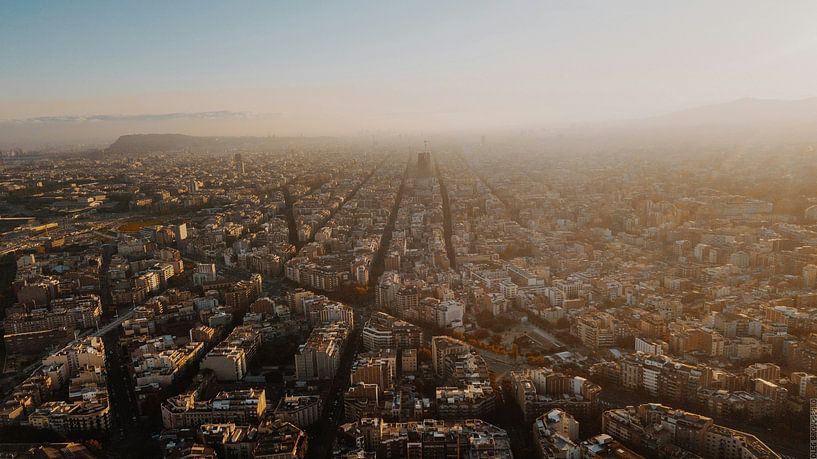 Barcelona by Hello Pompoyo