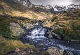 Waterval bij de Tristaina-meren in de Pyreneeën, Andorra van PhotoCluster