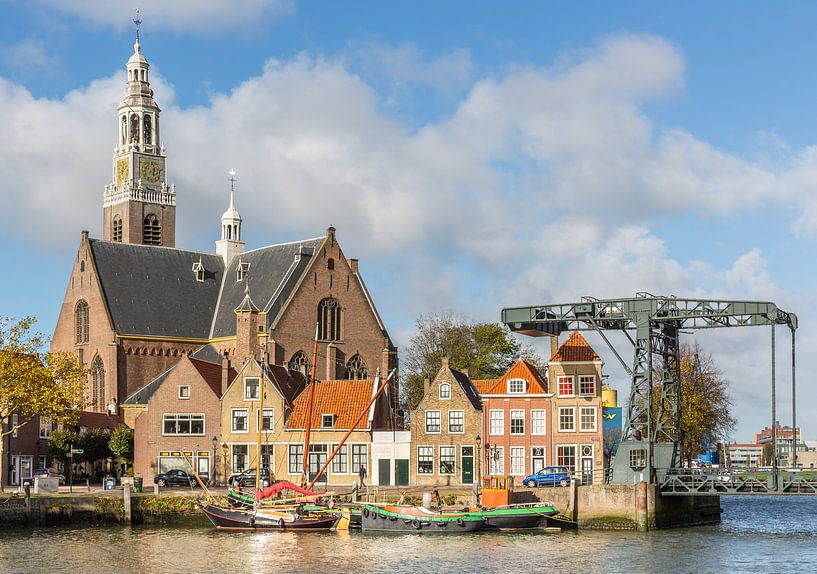 die Marnixkade und die Groote Kerk, Maassluis (ZH), Niederlande von Marc Goldman