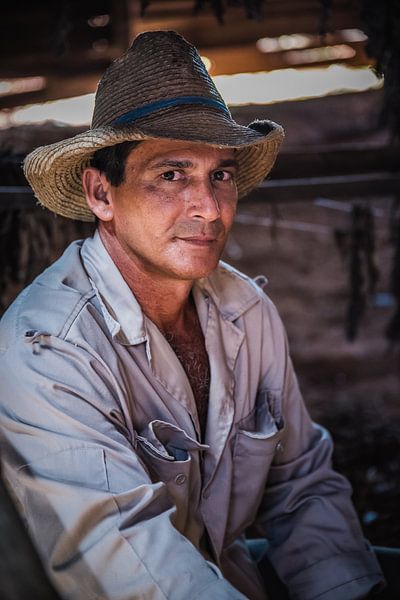 Kuba Zigarre Farmer Porträt von Manon Ruitenberg