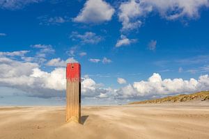 Beach post on Terschelling's North Sea beach by Jurjen Veerman