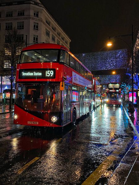 London by Hello Pompoyo