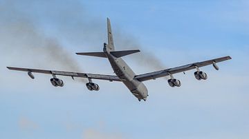De imposante Boeing B-52H Stratofortress. van Jaap van den Berg