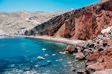 Plage rouge de Santorin sur Patrycja Polechonska