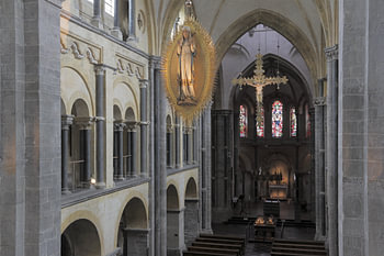 Interieur van de Munsterkerk te Roermond