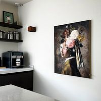 Klantfoto: Meisje met de Parel - The Metallic Edition (gezien bij vtwonen) van Marja van den Hurk, als ArtFrame