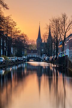 Sonnenaufgang in Delft von Ilya Korzelius