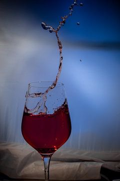 To a glass of wine by Thomas Riess