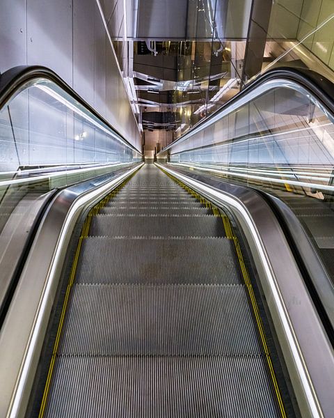 Escalator by Freek Rooze