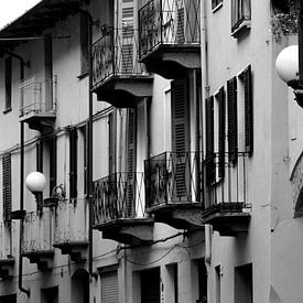 Italian houses by Betty Heideman