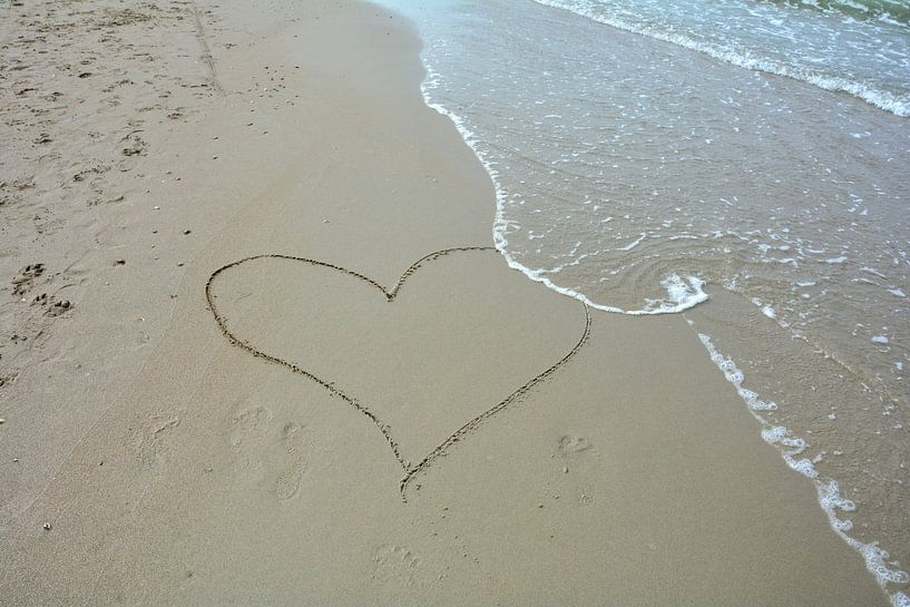 My heart is on the beach by Claudia Evans