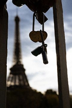 Le pont final de la Tour Eiffel | Paris | France Travel Photography sur Dohi Media