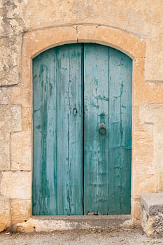 Grün-blaue Holztür auf Kreta