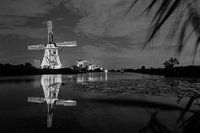 Iconic mills of Kinderdijk in the evening