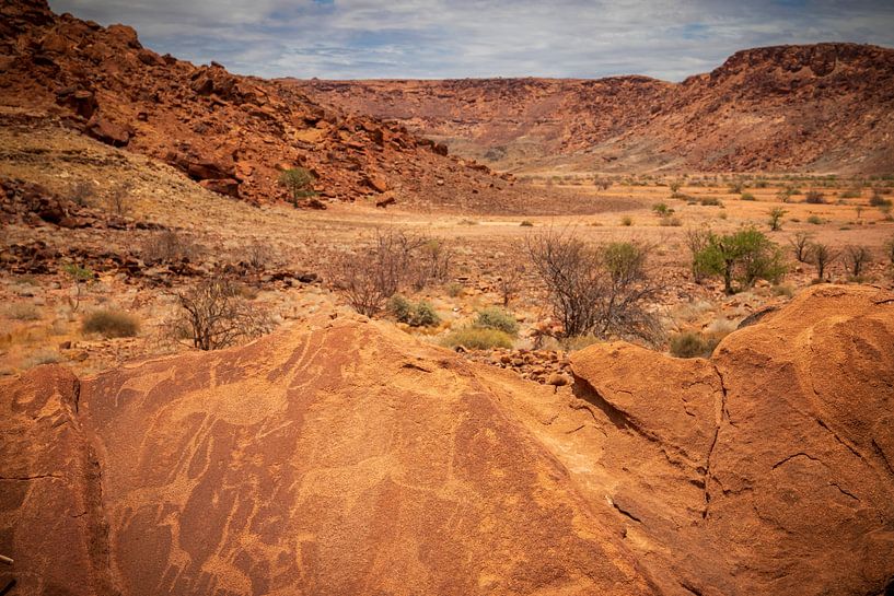 Rock drawings of Twyfelfontein by Antwan Janssen