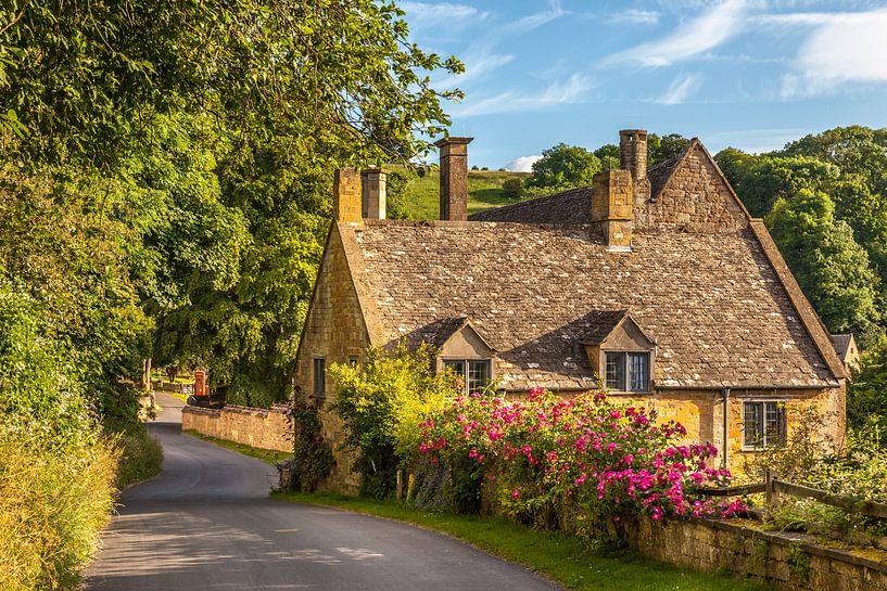 Cottage in the village of Snowshill, Cotswolds, England by Christian Müringer