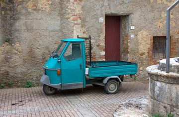 Driewieler vrachtwagentje in Italiaanse straat