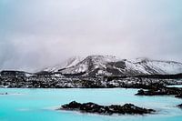 Islande : Lagon bleu et montagnes de neige