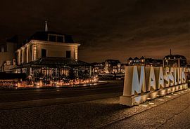 maassluis harbour head hotel soir dark hotel sur Marco van de Meeberg