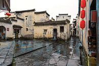 Rode lantaarns in chinees dorp by Paul Roholl thumbnail