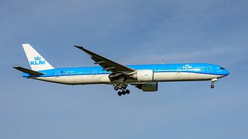 Appareil de transport de passagers KLM Boeing 777-300. sur Jaap van den Berg