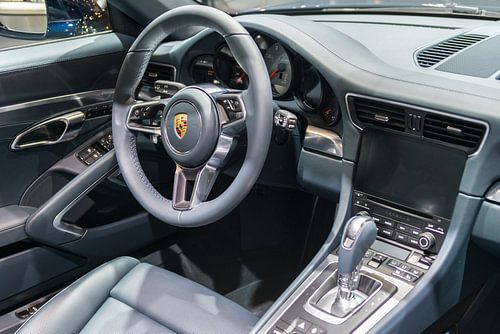 Porsche 911 Targa 4S sportwagen interieur