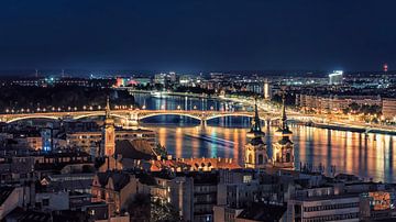 Panorama van Boedapest van Manjik Pictures
