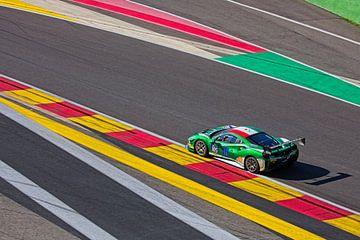 Ferrari SF90 Stradale auf der Rennstrecke von Francorchamps