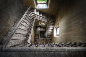 Historische Treppe. von Roman Robroek – Fotos verlassener Gebäude