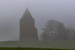 Pfeffer-Bus-Turm im Nebel