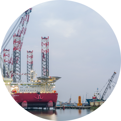 De Seajacks Scylla in de Haven van Rotterdam