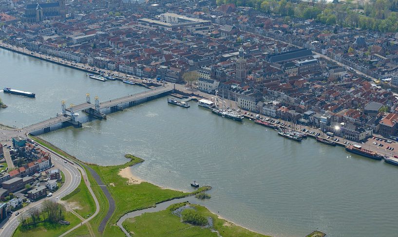 Die Stadt Kampen an der Ijssel aus der Luft von Sjoerd van der Wal Fotografie