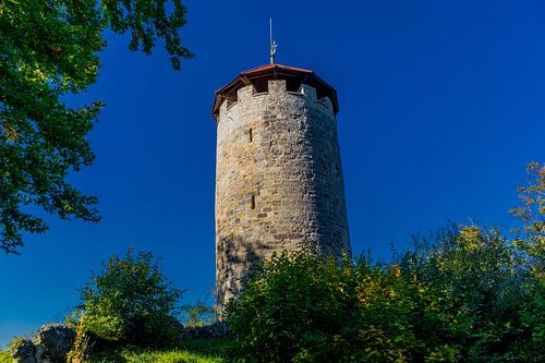 Kasteelruïne Scharfenburg in herfsttooi