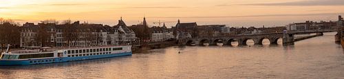 panorama Maas Brug Maastricht
