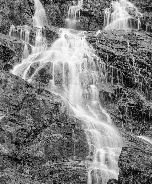 Drie in een waterval van Karla Leeftink