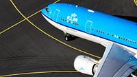 KLM Airbus A330 onderweg naar de gate