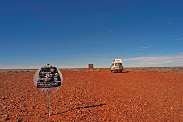 Australia: Gravel road through the outback by WeltReisender Magazin