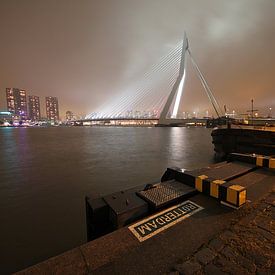 Erasmusbrücke Rotterdam am Abend von Ronald Dijksma