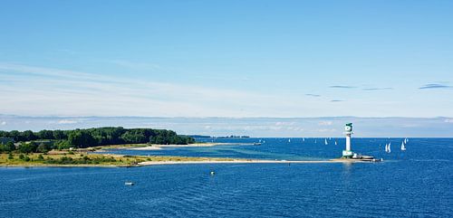 Kieler Fjord - Friedrichsort Vuurtoren en Falckenstein Strand van Gisela Scheffbuch