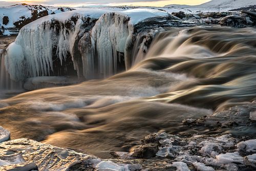 De waterval van de goden in Noord IJsland, Goðafoss
