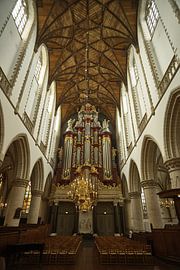 Innenraum der Kirche St. Bavo von Remco Schoonderwoert