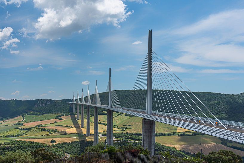 Viaduct van Millau Frankrijk van Jean Arntz