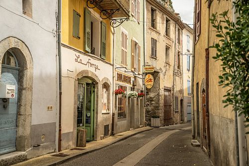 Verlaten steegje in de Provence