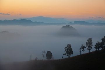 Sunrise over Pang Mapha by Insolitus Fotografie
