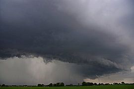 Rolling cloud and precipitation by Piet Kooistra