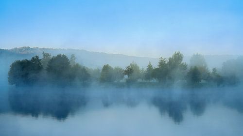 Mistige ochtend bij de Kratzmühlsee in het Altmühltal